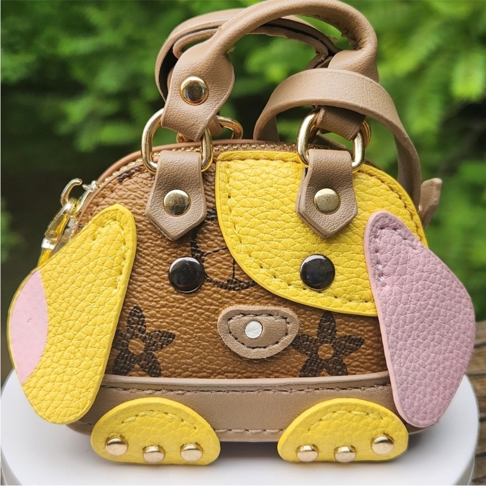 Puppy Wristlet / Bag Charm / Keychain And Gold Chain included Strap NWOT - Picture 6 of 7